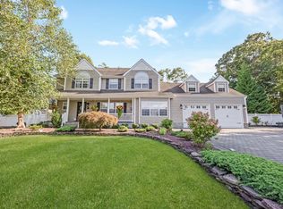 4 Vera Court, Centereach, NY 11720