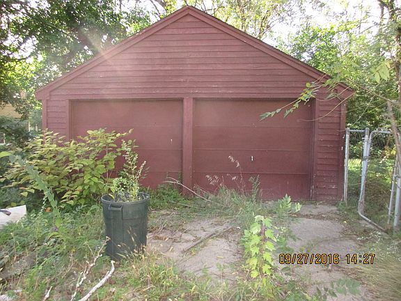 3rd image of 118 N Sunset Ave