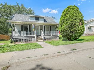 706 S 1st St, Knoxville, IA 50138