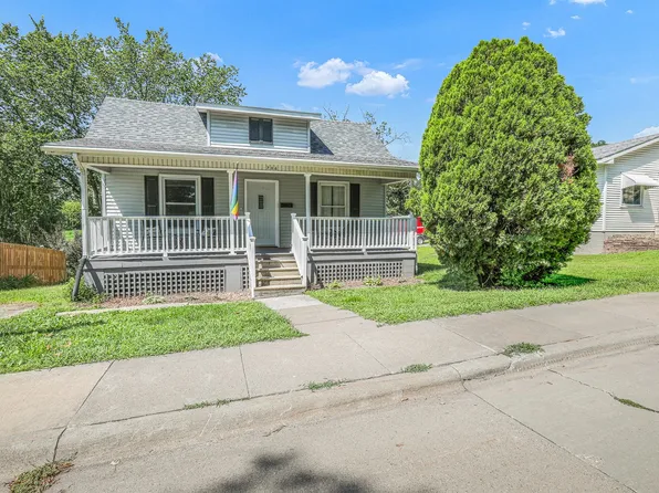 706 S 1st St, Knoxville, IA 50138