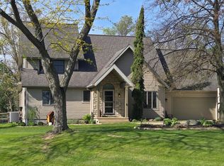 8113 Darrow Rd, Huron, OH 44839