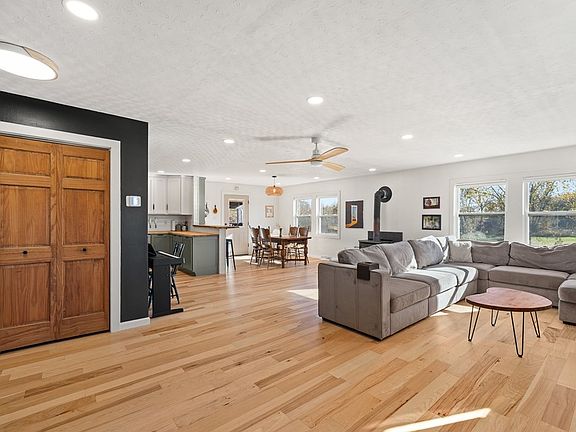 4th image of 457 Township Road 1601