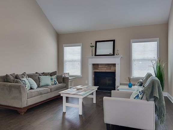 5th image of 831 Herrington Dr