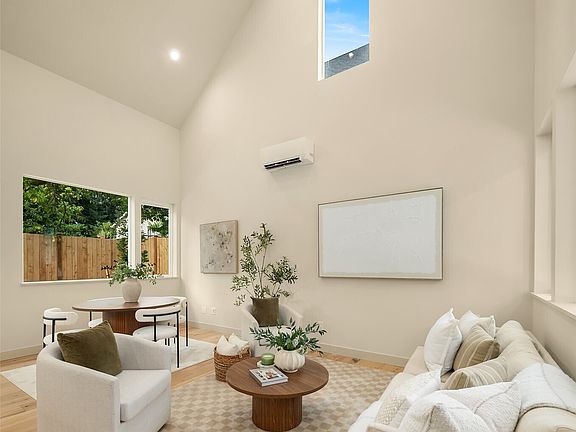 4th image of 11739 40th Avenue NE #C