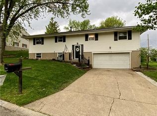 2718 Flowerstone Dr, Dayton, OH 45449