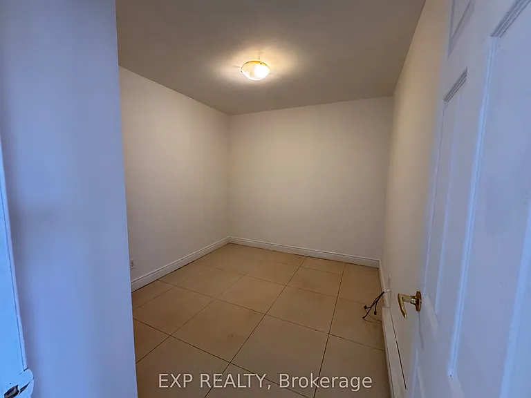 256 Lakeshore Rd E #1 — Photo 13