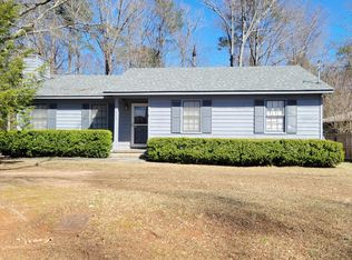 352 Edgewater Dr, Macon, GA 31220