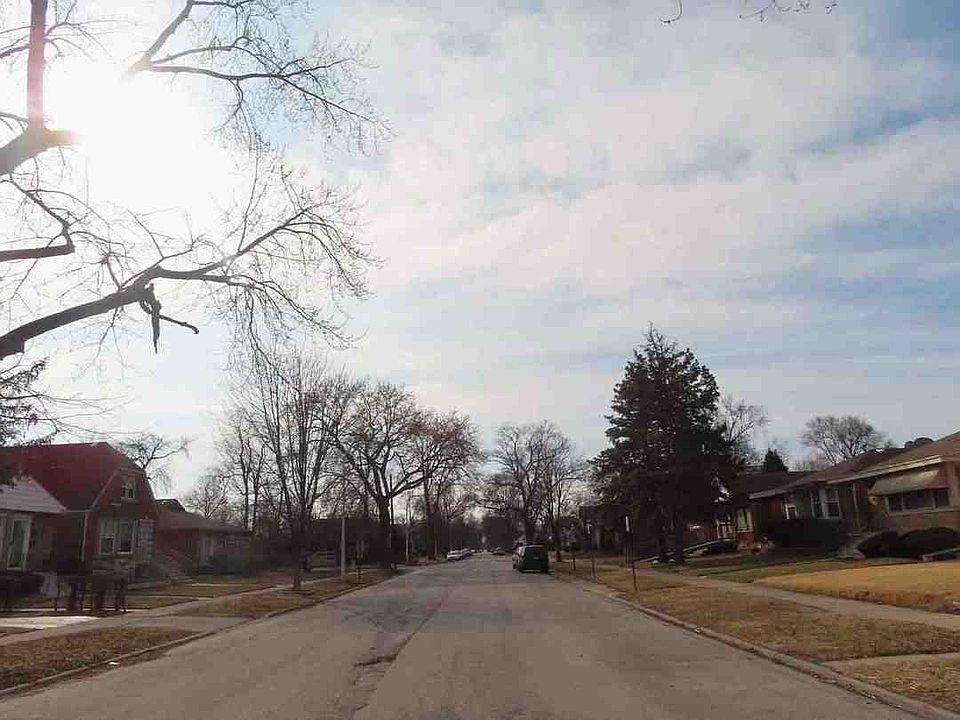 2nd image of 14226 S Clark St