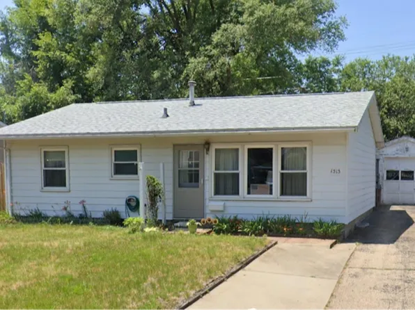 1513 Augusta St, Pekin, IL 61554