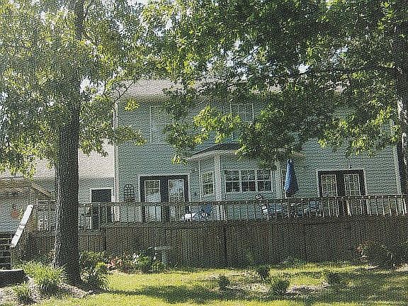 4th image of 19 Lake Oak Dr