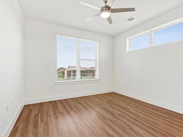 Bandera Ridge — Photo 16