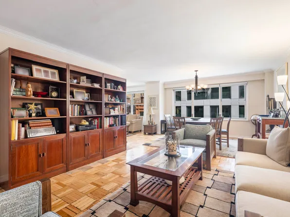 136 East 56th Street image 1 of 9