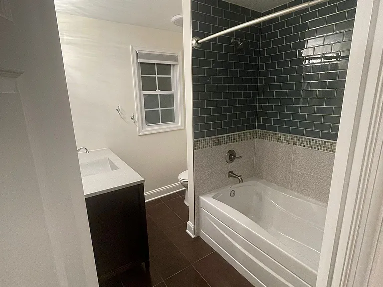 10017 Montauk Ave — Photo 5