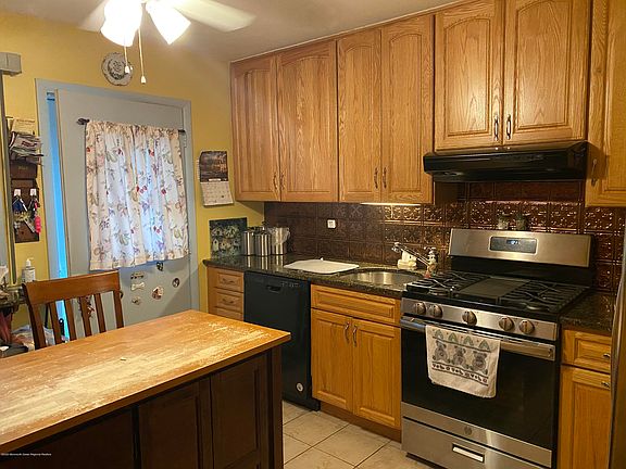 4th image of 25 Mallard St #A