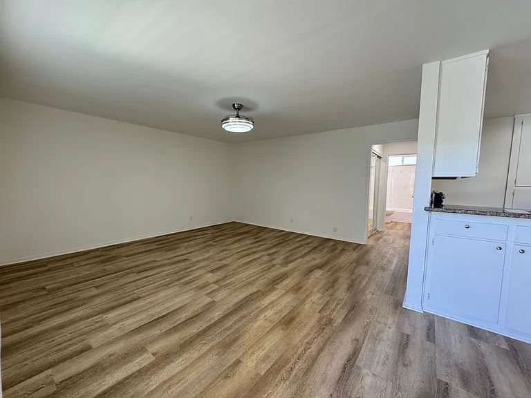 20317 Saticoy St — Photo 14