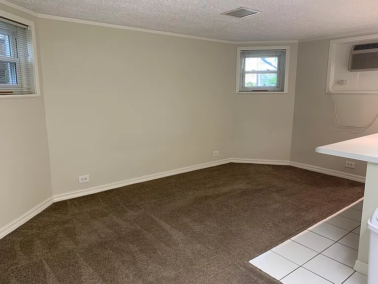 Living room photo 2