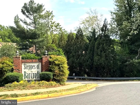 3840 Steppes Ct #B-3840b, Falls Church, VA 22041