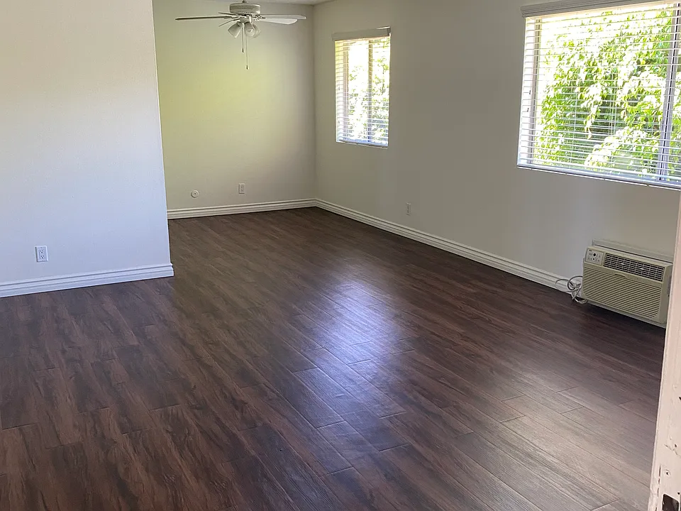 Parkwood Apartments