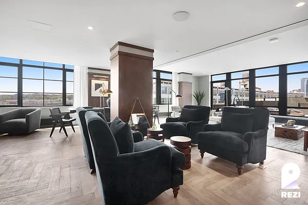 Rented by REZI | media 33