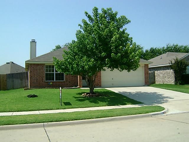 1st image of 429 Cambridge Dr