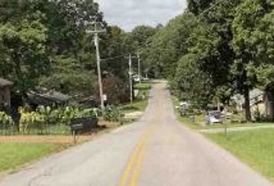 Exterior Neighborhood (street photo)