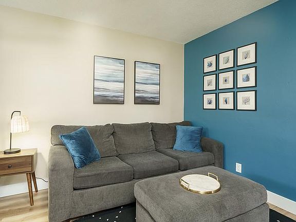 5th image of 829 NE 12th Ave #1