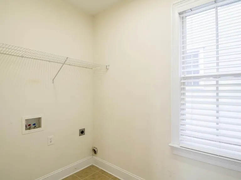 332 Highland Point Dr — Photo 29