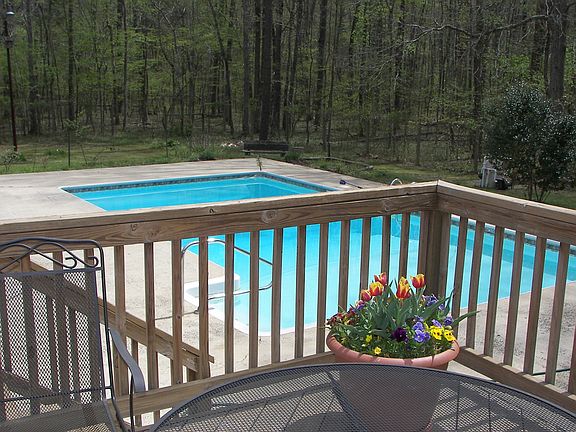 3rd image of 2125 Russell Cir