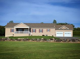 428 Prospect St, Champlain, NY 12919