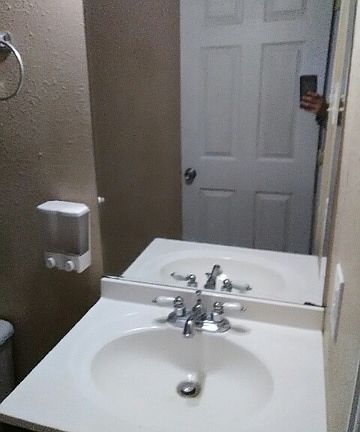 5th image of 9131 Port Victoria St