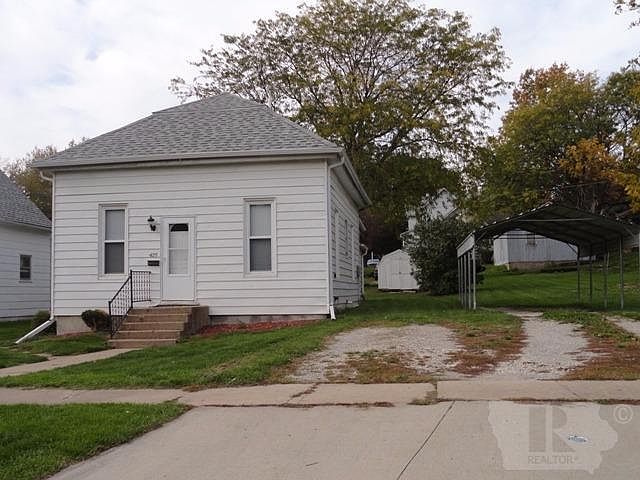 1st image of 425 N 1st St