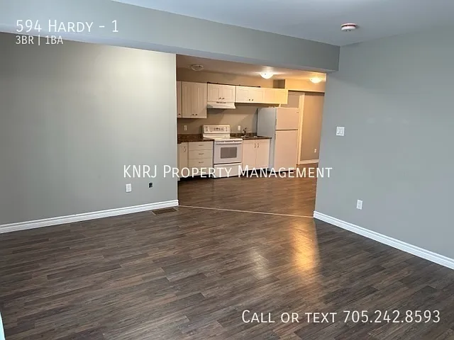 594 Hardy St #1 — Photo 6