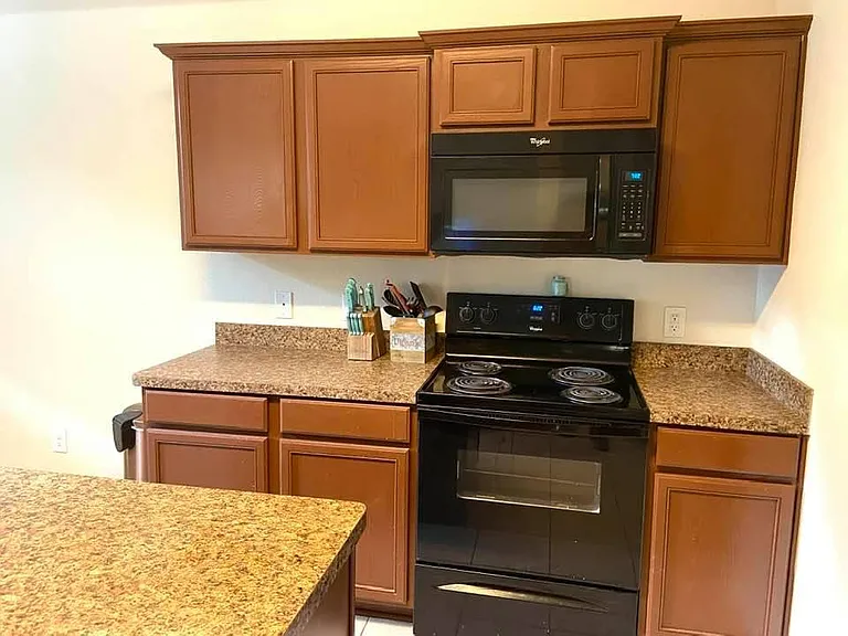 1800 Black Willow Trl — Photo 4