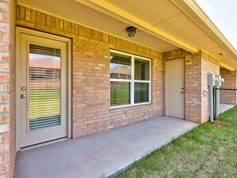 721 League Cir — Photo 28