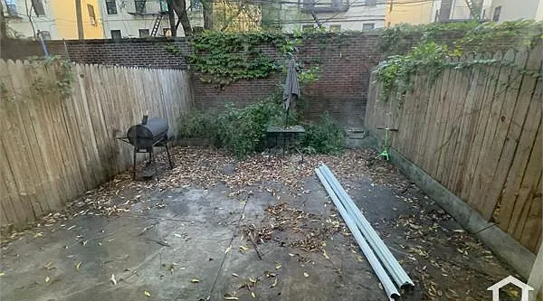 4 bed, $3,600 — Photo 2