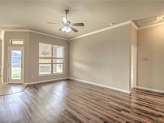 5th image of 609 Coventry Dr