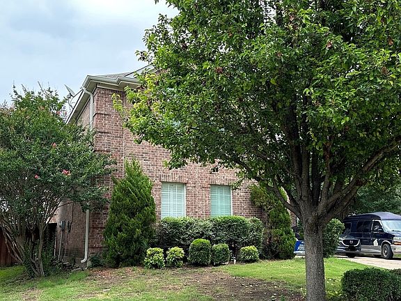 3rd image of 602 Walnut Hollow Dr