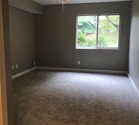 3rd image of 1311 Hollow Run APT 4