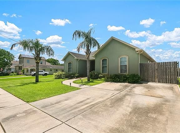 2nd image of 6412 Bellaire Dr