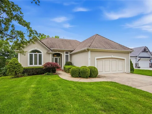 113 Teton Rdg, Lake Winnebago, MO 64034