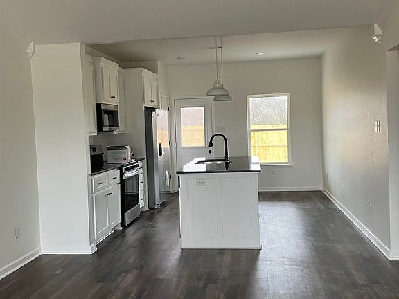 2nd image of 204 S Apple St