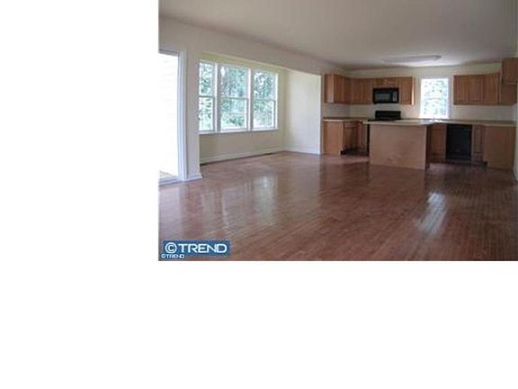 3rd image of 406 S Woodward Ave