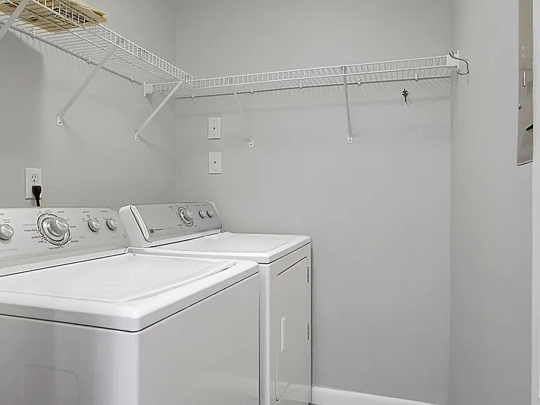 273 Alexandra Dr #11 — Photo 37