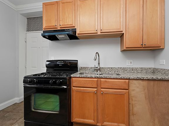 5th image of 7219 S Yates Blvd APT 1A