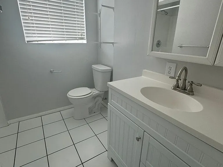 549 E 575 N — Photo 15