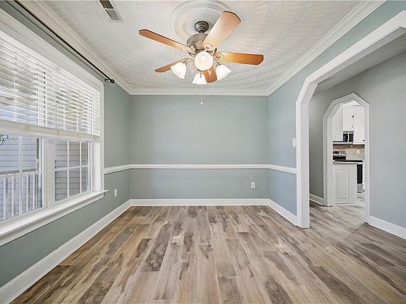 4th image of 106 Elizabeth Cir