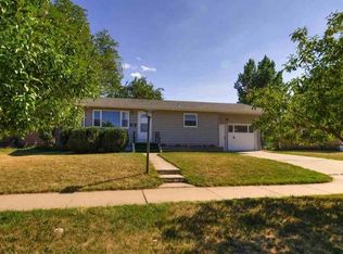 2935 W Saint Anne St, Rapid City, SD 57702