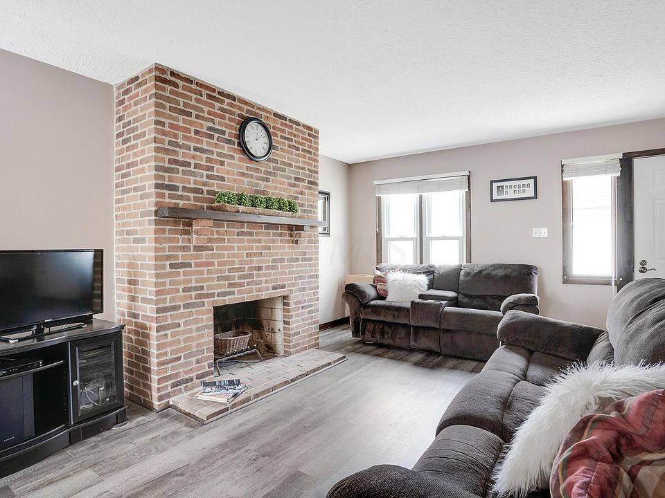 1st image of 324 Saint Andrews Dr