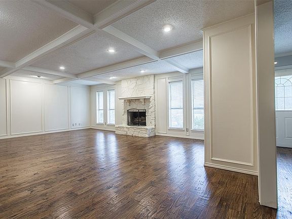 5th image of 2224 Cliffside Dr