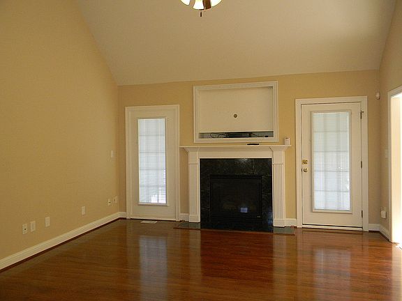 2nd image of 105 Sedgefield Dr